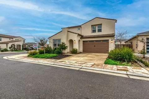518 Traverse Dr S, Madera, CA 93636