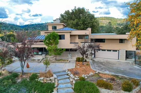 49868 River Falls Way, Oakhurst, CA 93644