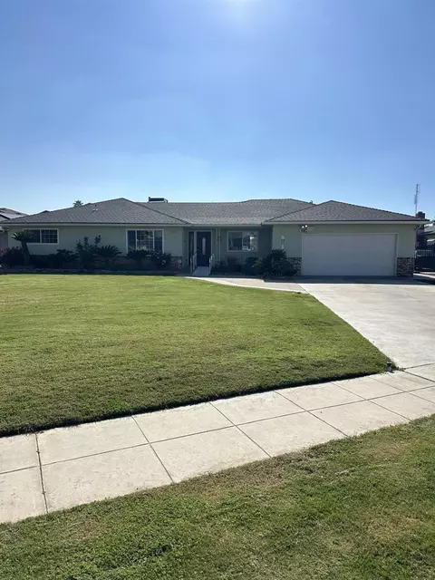 1295 E Los Altos Ave, Fresno, CA 93710