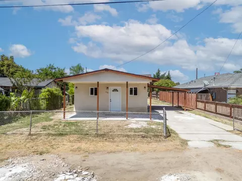 438 E Cedar Ave, Earlimart, CA 93219