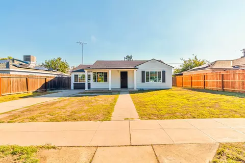 1545 W Fountain Way, Fresno, CA 93705