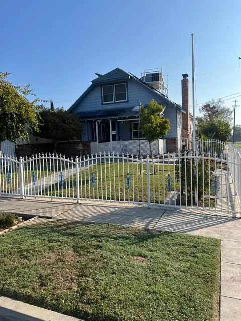 4804 N Diana St, Fresno, CA 93726