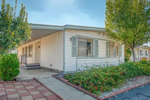 1300 W Olson Ave #75, Reedley, CA 93654