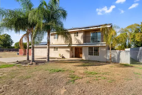 1077 E Pecan Ave, Madera, CA 93637