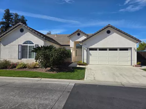 2300 Sierra St #103, Kingsburg, CA 93631