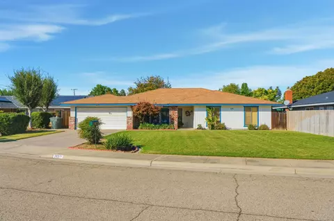 383 Hawley Ave, Sanger, CA 93657