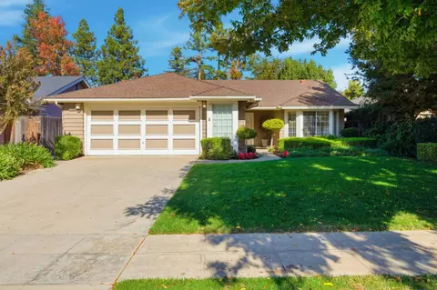 3282 W Spruce Ave, Fresno, CA 93711