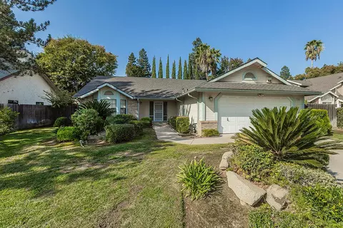 6447 N Vagedes Ave, Fresno, CA 93711