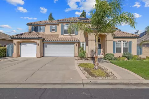 572 E Ahwahnee Ave, Fresno, CA 93720