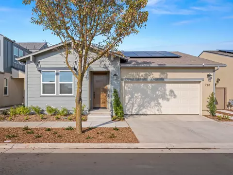 781 Elizabeth Ave, Madera, CA 93636