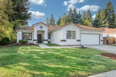 2334 Sierra Madre Ave, Clovis, CA 93611