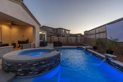 Exterior - 1053 Beaver Pond, Madera, CA 93636 photo 14 of 19