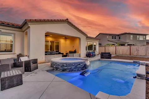 Exterior - 1053 Beaver Pond, Madera, CA 93636 photo 5 of 19