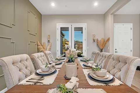 Dining - 1053 Beaver Pond, Madera, CA 93636 photo 4 of 7