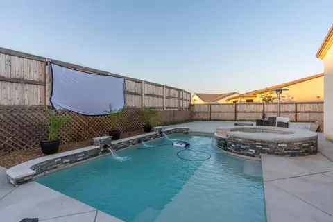 Exterior - 1053 Beaver Pond, Madera, CA 93636 photo 9 of 19