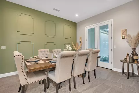 Dining - 1053 Beaver Pond, Madera, CA 93636 photo 2 of 7