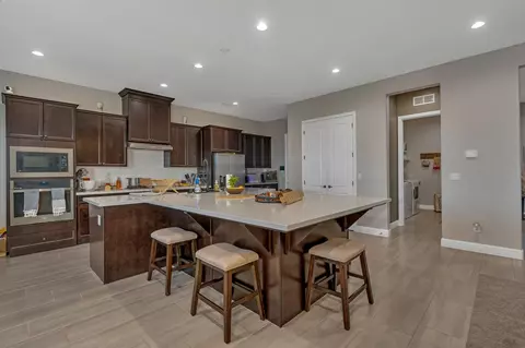 Kitchen - 1053 Beaver Pond, Madera, CA 93636 photo 3 of 9
