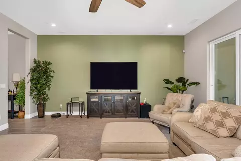 Living - 1053 Beaver Pond, Madera, CA 93636 photo 3 of 3