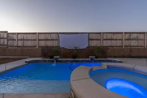 Exterior - 1053 Beaver Pond, Madera, CA 93636 photo 16 of 19