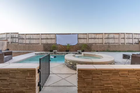 Exterior - 1053 Beaver Pond, Madera, CA 93636 photo 6 of 19