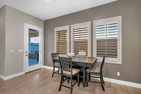 Dining - 1053 Beaver Pond, Madera, CA 93636 photo 7 of 7