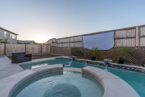 Exterior - 1053 Beaver Pond, Madera, CA 93636 photo 8 of 19