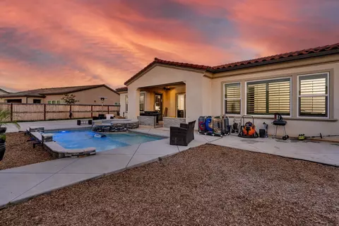 Exterior - 1053 Beaver Pond, Madera, CA 93636 photo 4 of 19