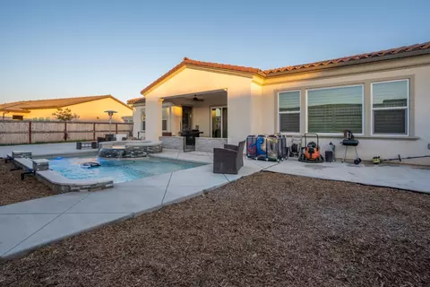 Exterior - 1053 Beaver Pond, Madera, CA 93636 photo 11 of 19