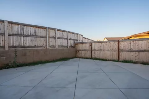Exterior - 1053 Beaver Pond, Madera, CA 93636 photo 13 of 19
