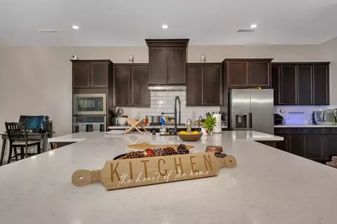 Kitchen - 1053 Beaver Pond, Madera, CA 93636 photo 1 of 9