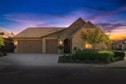 3938 Mecca Ave, Clovis, CA 93619