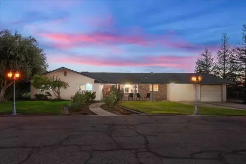 13717 E Shaw Ave, Sanger, CA 93657 photo 1