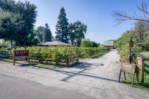 8807 N Sunnyside Ave, Clovis, CA 93619