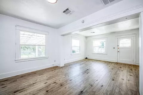1157 Sierra St, Kingsburg, CA 93631