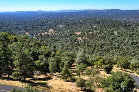 5635 Clouds Rst, Mariposa, CA 95338