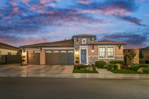 3971 Sussex Ave, Clovis, CA 93619