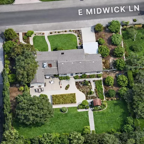 5812 E Midwick Ln, Fresno, CA 93727