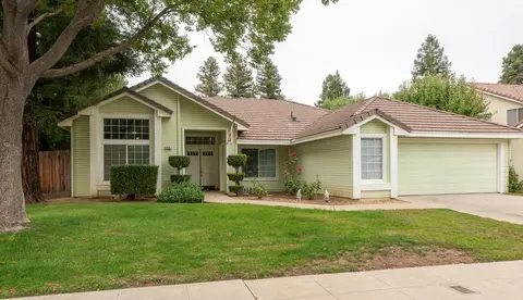 2531 Scott Ave, Clovis, CA 93611