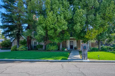 1771 S Waverly Ln, Fresno, CA 93727