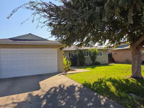 755 11 Th St, Sanger, CA 93657