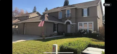 1703 E Desert Island Dr, Fresno, CA 93730