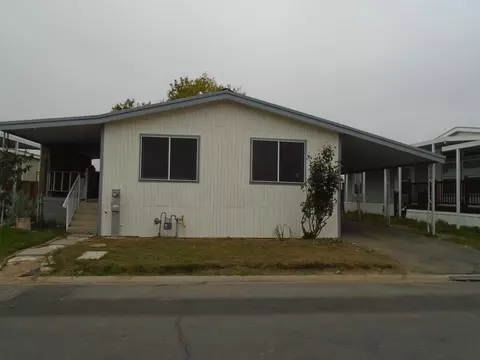 860 E Grangeville Blvd #18, Hanford, CA 93230