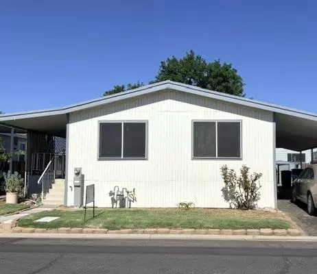 860 E Grangeville Blvd #18, Hanford, CA 93230