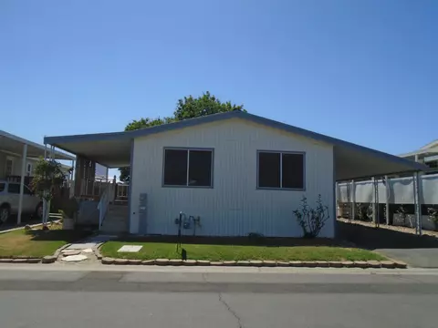860 E Grangeville Blvd #18, Hanford, CA 93230
