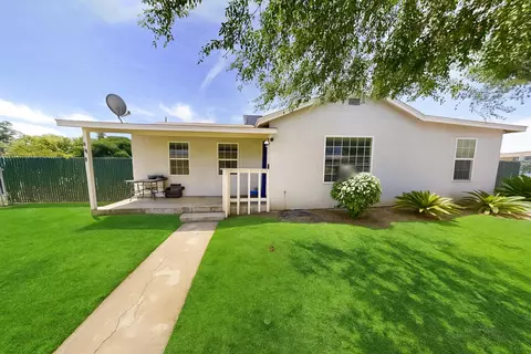 491 W Fir Ave, Pinedale, CA 93650