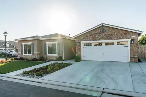 1797 Clearwater St, Tulare, CA 93274