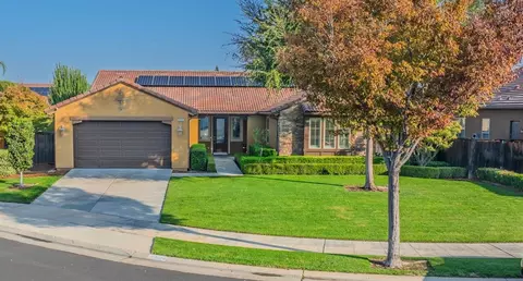 3139 Beverly Ave, Clovis, CA 93619