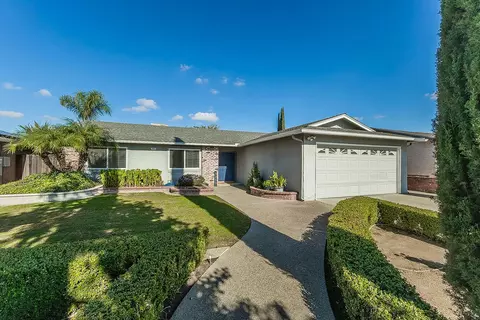 5933 E Saginaw Way, Fresno, CA 93727
