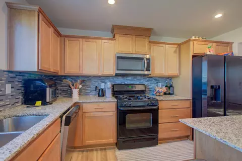 Kitchen - 2010 Conadria Ave, Chowchilla, CA 93610 photo 1 of 2