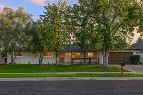 1070 W Stuart Ave, Fresno, CA 93711